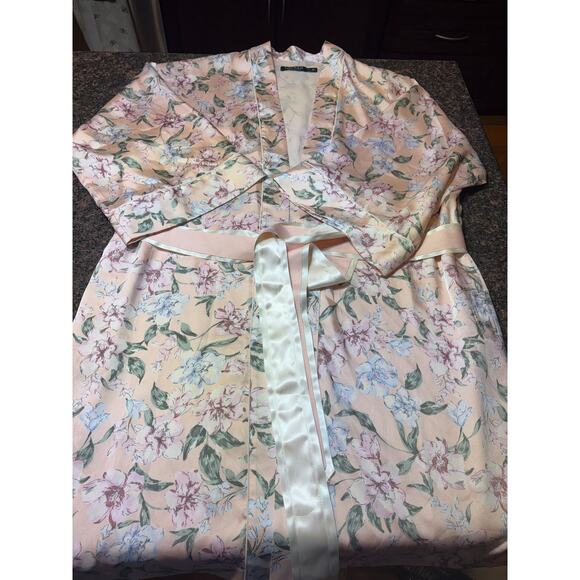 Lauren Ralph Lauren Pink Floral Satin Bell Sleeve Robe Size XL - Picture 11 of 12